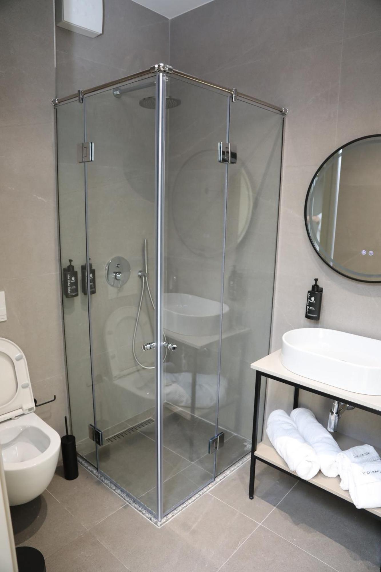 Kruja Luxury Suites Bilik gambar